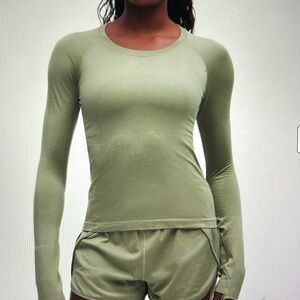 NWT Lululemon Athletica Swiftly Tech Top